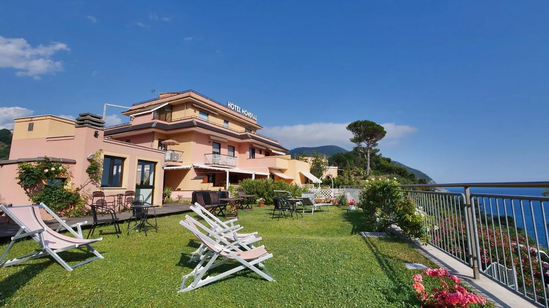 Aparthotel Belvedere Mondial Moneglia